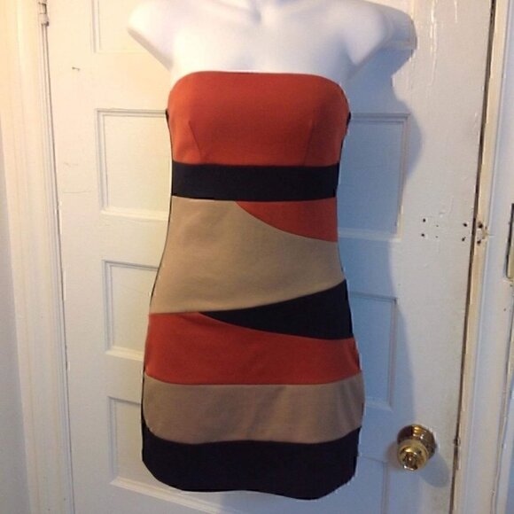 ⭐️HOST PICK⭐️ Y2K Colorblock Tube Dress - Picture 2 of 3